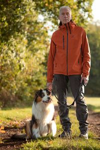 fotograf-celle-hunde-tiere-portrait-hund-waldweg-sonnenaufgang-herbst-16